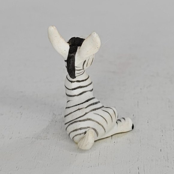Freeman McFarlin George Good Zebra Sitting Miniature Figurine - Picture 10 of 11